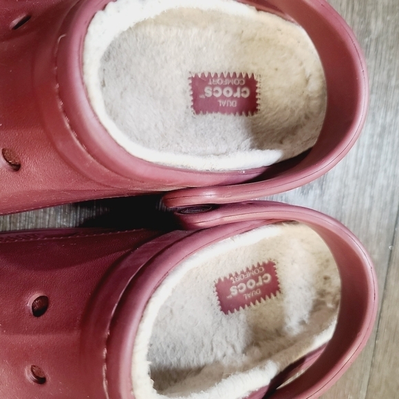 Crocs Classic Sherpa Lined Burgundy Red Perforated Slide on Clog size 6 - Picture 7 of 11
